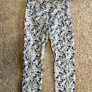 6-8 Soft and Snug ZYIA leggings